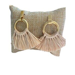 Madewell Gold Tone Raffia Tassel Earrings Fringe Hoop 2" Pierced 10.01g Vacation